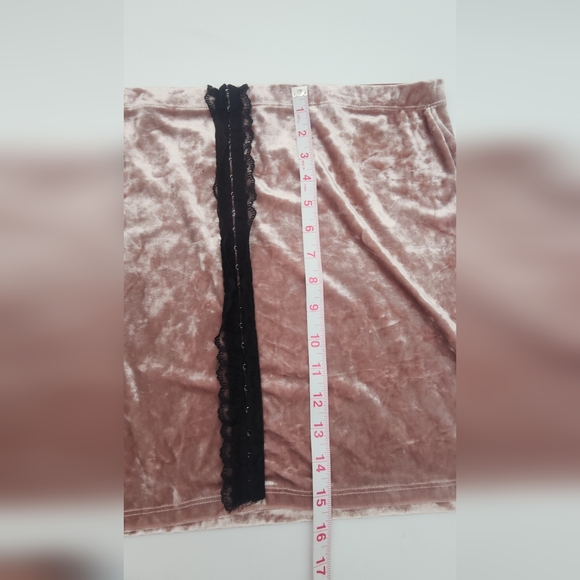 Missguided Blush Velvet Skirt with Black Lace Accent - Picture 6 of 6